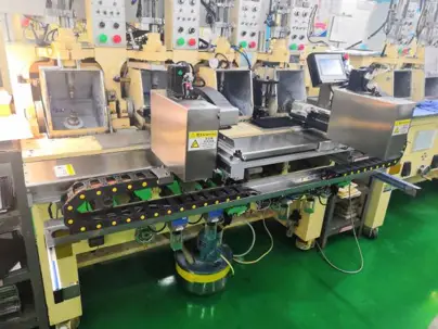 第二代下摆精磨机械手